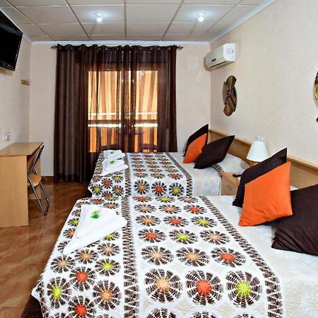 Hostal Carrizo เอลดา ภายนอก รูปภาพ