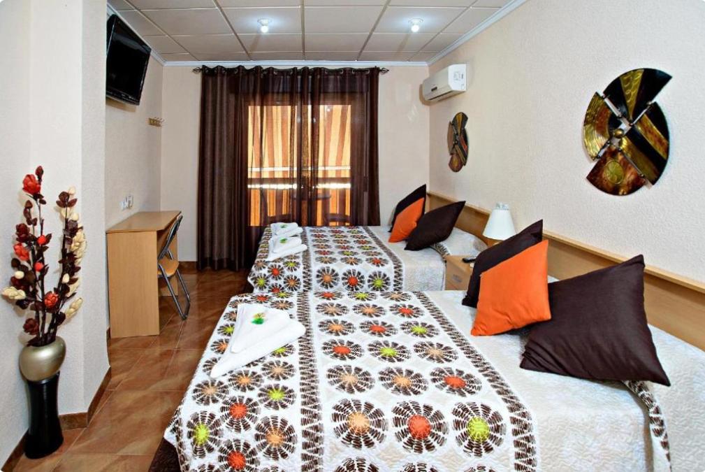 Hostal Carrizo เอลดา ภายนอก รูปภาพ