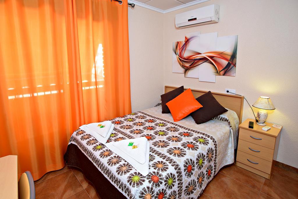 Hostal Carrizo เอลดา ภายนอก รูปภาพ
