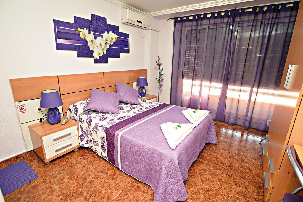 Hostal Carrizo เอลดา ภายนอก รูปภาพ