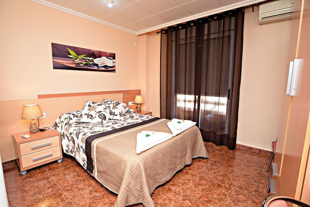 Hostal Carrizo เอลดา ภายนอก รูปภาพ