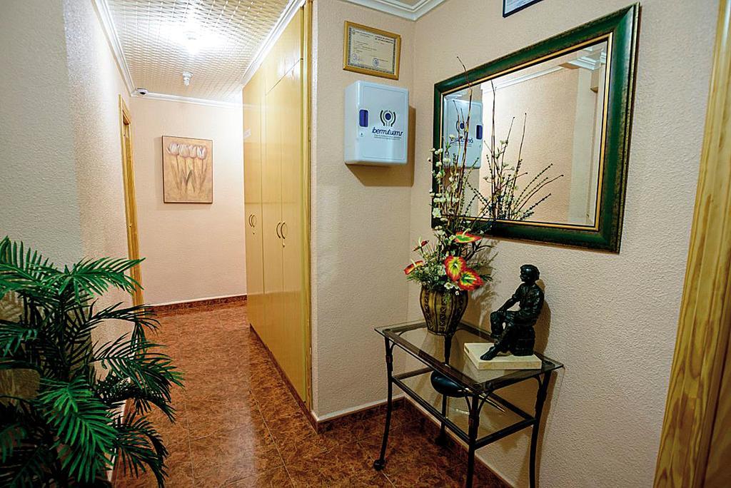 Hostal Carrizo เอลดา ภายนอก รูปภาพ