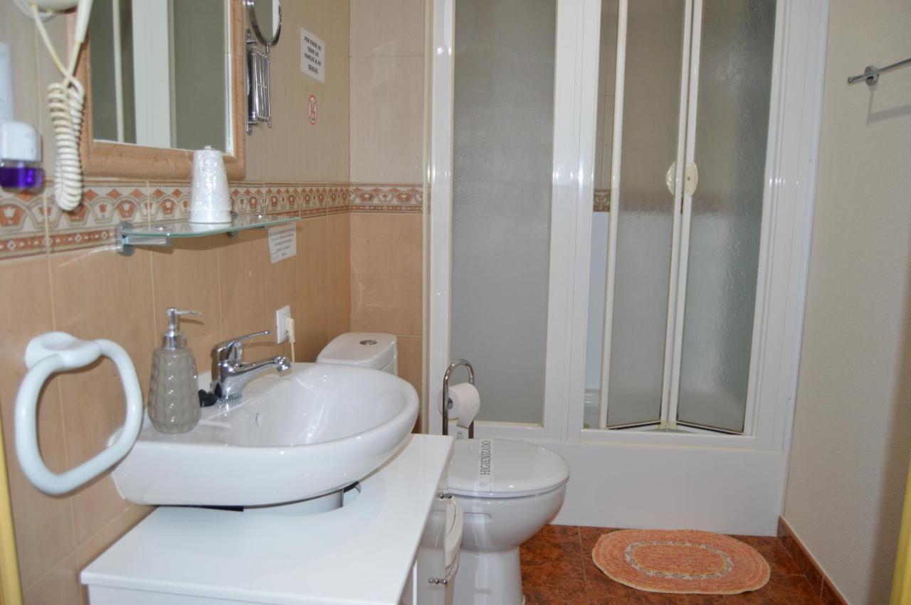 Hostal Carrizo เอลดา ภายนอก รูปภาพ