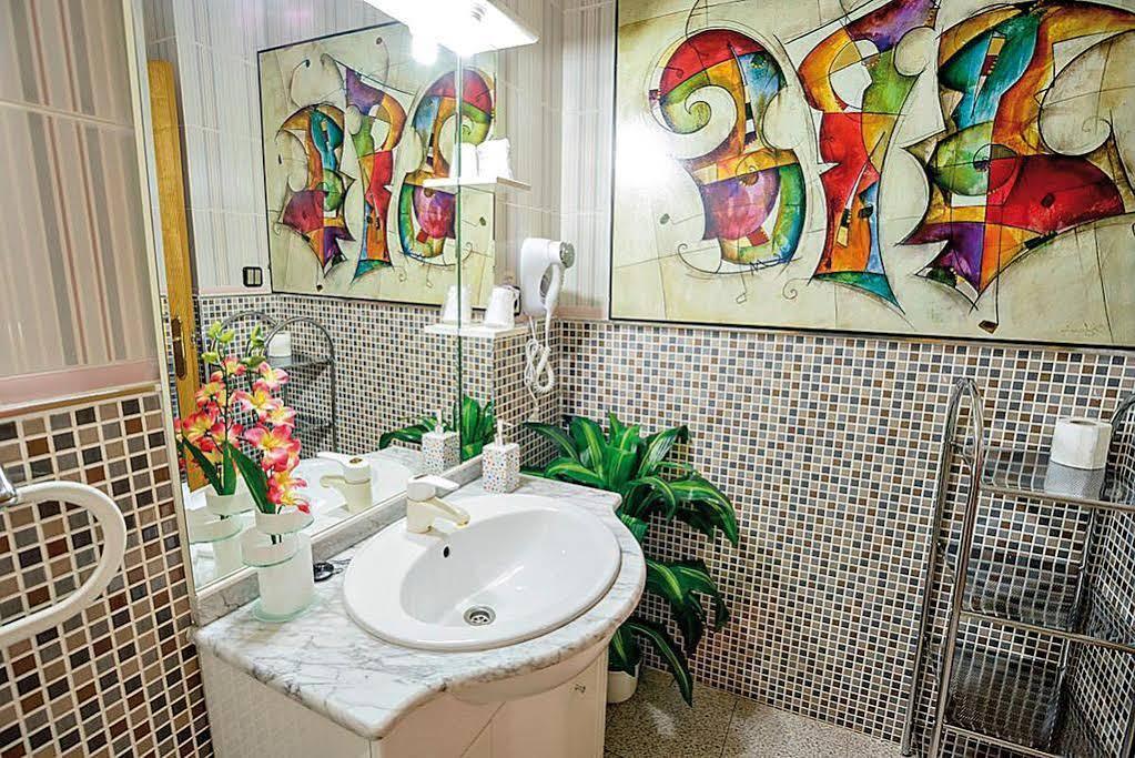 Hostal Carrizo เอลดา ภายนอก รูปภาพ